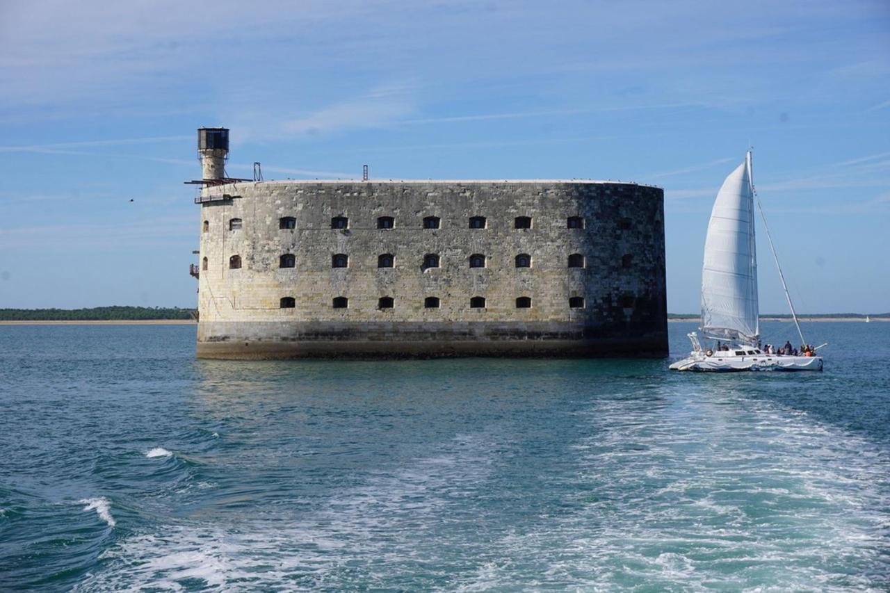 The Clock House, 3 Etoiles Apartment La Rochelle  Exterior photo